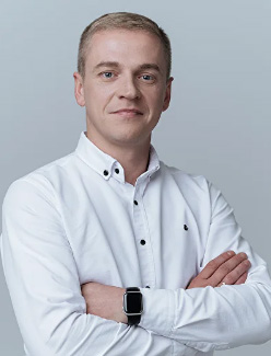 Евгений Тихонов